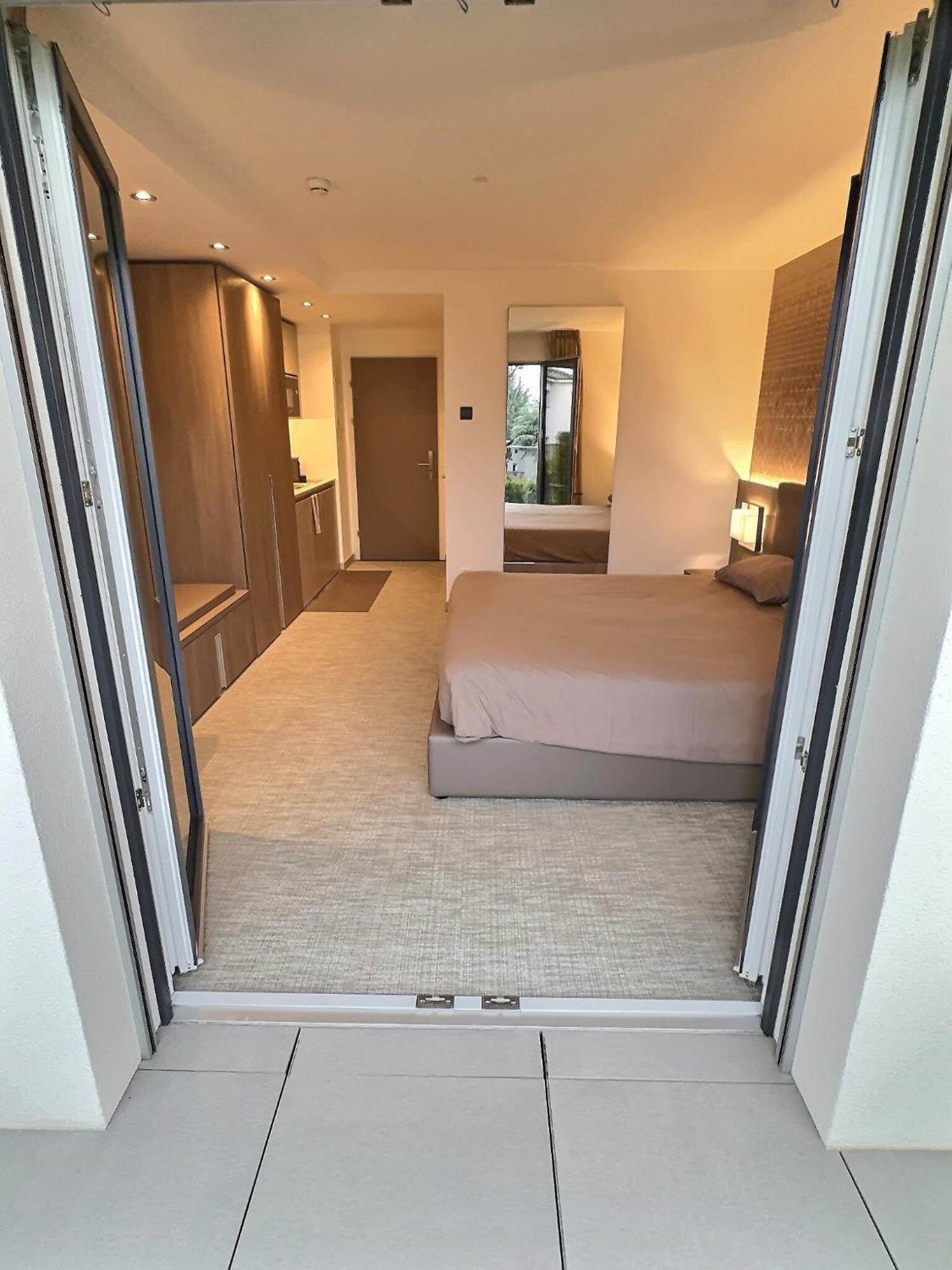 Attica Residences, Lausanne Saint Sulpice  Exterior photo